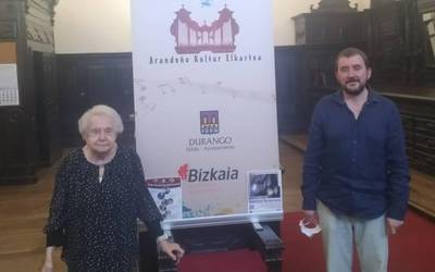 "Adineko jendearenganako mespretxuarekin amaitzeko jotzen dut organoa"