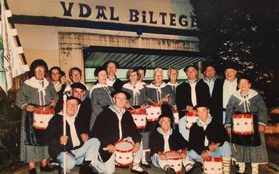 Familia bereko hiru belaunaldi, Sanmartinetako danborradaren bueltan