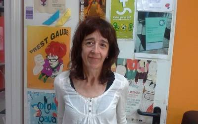 Esther Lizarralde: "Konfiantzazko gune goxoa eskaini gura dugu Emakume Txokoan"