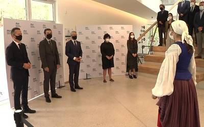 Inauguratu dute Humanitate eta Hezkuntza Zientzien fakultateko eraikin eraberritua