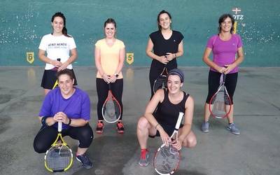 Elgetako bi bikotek jokatuko dute, bihar, Bergarako frontenis txapelketako finala
