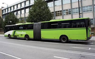 Bizkaibusek aldaketak egin ditu, behin-behinean, Berangoko Sabino Aranako geralekuan