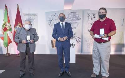 Arabako Arkeologia Institutuaren eta Armando Llanosen ibilbidea goraipatu dute