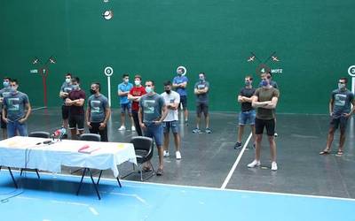 Baikoko pilotari gehienek jarrera aldatzeko eskatu diote enpresari