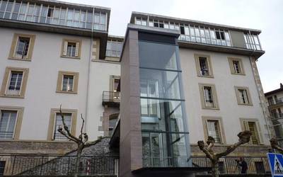 COVID-19agatik ospitaleratuta zegoen Mizpirualdeko egoiliarra hil egin da