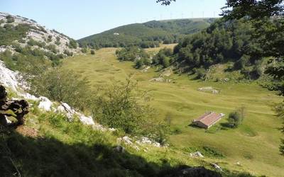 Kurutzeberrira irteera egingo dute Arrolako mendizaleek