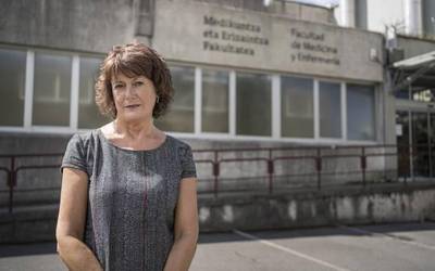 Miren Basaras mikrobiologoa izendatu dute EHUko COVID-19aren arduradun