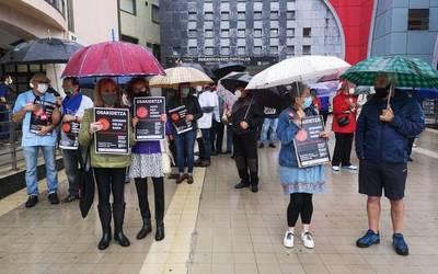 Ospitaleko hainbat langilek egin dute gaur protesta Osakidetzaren egoeragatik