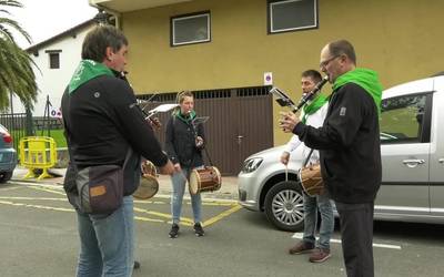 Txistulariek eman diote festa ukitua  San Migel egunari