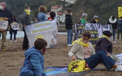 "Ez dezagun ahaztu: migratzea eskubidea da, ez delitua"