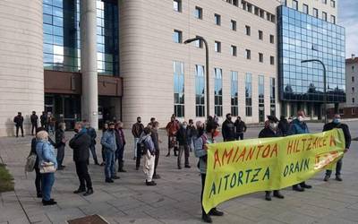 Laminaciones de Lesakaren ondorengo enpresetako batek langile baten amiantoaren ondoriozko heriotza onartu eta familiari kalte-ordaina eman dio