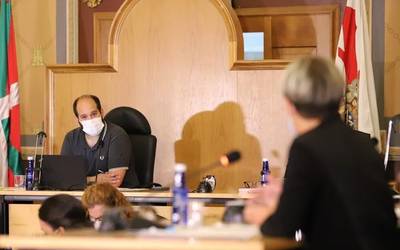 Helburuetan bat eginda ere, elkarlanerako arazoak Bergarako udalbatzan