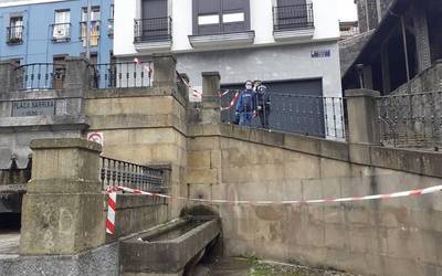 Plazaren bazter bat hesituta