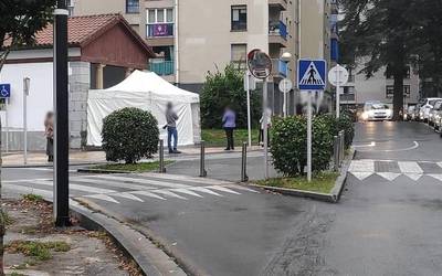 Gaur hasi dira PCR probak egiten anbulatorio ondoan