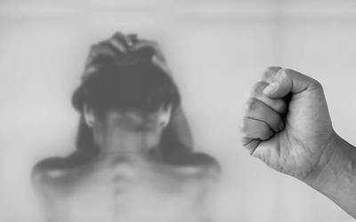 Indarkeria matxistaren biktima diren emakumeentzako psikologia-zerbitzua ipini dute martxan