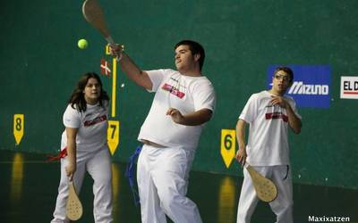 Bi zumaiar ariko dira euskal pilota egokituko Master Cup irekian