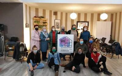 Josebe Iturriozen hitzaldia eta Esti Curielen tailer praktikoa izan dira gaur Emakumeon* Etxearen topaketetan
