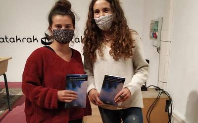 Oihana Arana eta Aroa Elortza (Idazleak): "Literatura panoramaren argazki erreala da liburua"