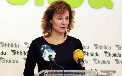 Eva Aranguren: "Argazkian egon nahi du eskuinak, baina benetan ez du berdintasun politikekin bat egiten"