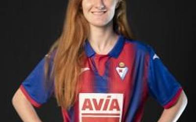 Uxue Iparragirre futbolaria Eibarrekin jokatzeko prest da