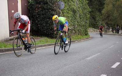 Beñat Carvayedak irabazi du Mendaroko Javier Ezenarro Oroitzarrea, esprinean