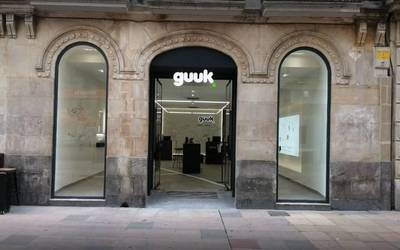 Guuk-ek denda bat ireki du Gasteizko erdialdean