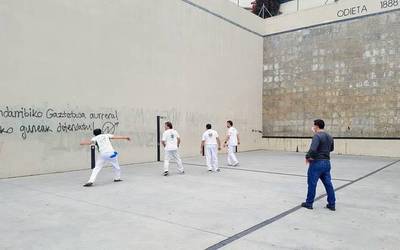 Esku pilota eta pala txapelketak azken txanpan sartu dira