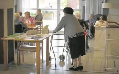 Nafarroak 169 kasu aktibo ditu adinekoen egoitzetan