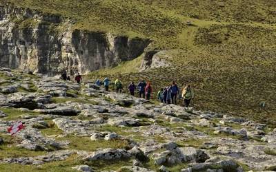 Gaur zabaldu da Gorobel mendi ibilaldiko izen-ematea
