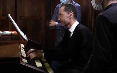 Maisutasunez aritu dira Oscar Candendo pianista antzuolarra eta Ana Otxoa sopranoa