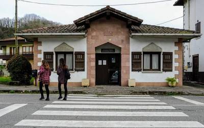 Baztango Udalak eskolak eta mediku kontsultategiak garbitzeko enpresa publikoa eginen du