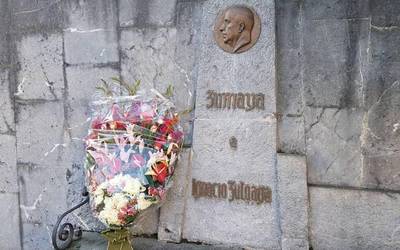 Lore sorta jarri diote Zuloagaren irudiari, artistaren heriotzaren 75. urteurrenean
