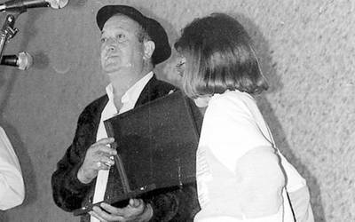 Dionisio Mujika bertsozale eta gai-jartzailea hil da