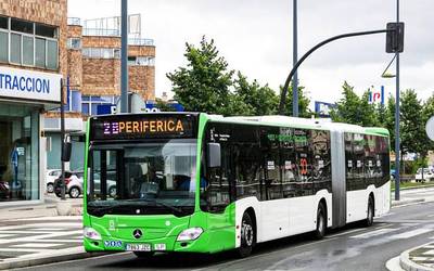 Tuvisako autobusen maiztasuna handitzea eskatu dute