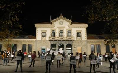 "Kriminalizazio gutxiago eta osasun baliabide gehiago" eskatu dituzte gazteek