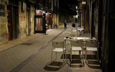 Ostalaritza itxi eta 22:00etako etxean