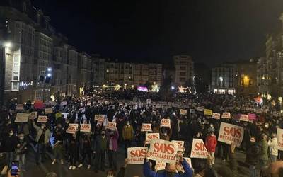 Milaka arabar kalean, ostalaritzaren eta sektoreko langileen defentsan