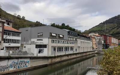 Eskola kirola eten egin da eta kiroldegia 21:00etan itxiko da