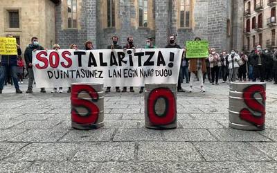 Ostalaritza ixteko aginduarekin lur jota daude sektoreko profesionalak eta egoerari aurre egiteko dirulaguntzak eskatzen dituzte