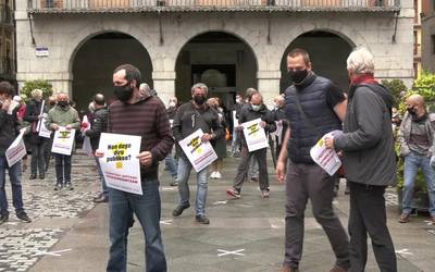 “Egoera honetara iritsi izanaren ardura osoa  jendearengan botatzeko interesa dago”