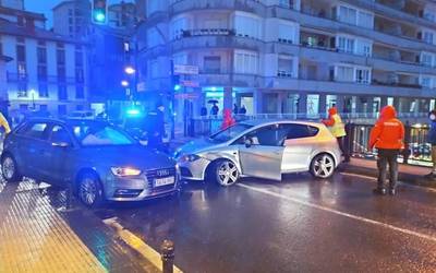 [Eguneratua] Ireki dute N-634 errepidea, eta autoak normaltasunez ari dira joan-etorrian