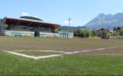 Eleizaldeko futbol zelaian eta kiroldegiko kantxan LED argiak jarriko dituzte