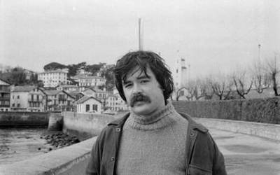 Jon Alonsok ‘Naparra’ kasuaren askotariko ardatzei heldu die liburu batean