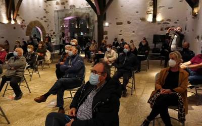 Beasaingo Paperak aldizkariaren 28. zenbakia aurkeztu zen Beasaingo Igartza jauregian