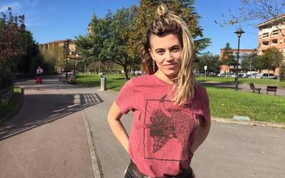 Maialen Arteaga zornotzarrak euskara hutsean bizitzeari ekin dio gaur, Gaztealdia hasita