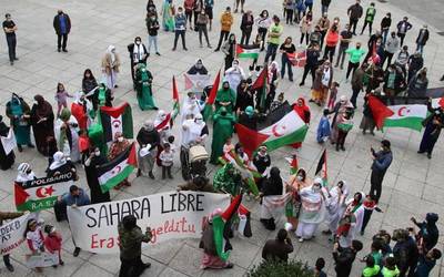 Sahara libre baten alde, jende ugari elkartu da plazan