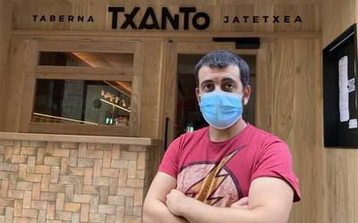 "Aurrera egin beharra genuen, negozioa martxan ipini beharra zegoen bai ala bai"