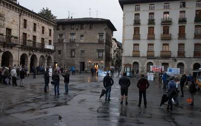 Euskal presoen eskubideen aldeko egitaraua antolatu du Sarek