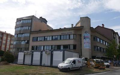 14 COVID-19 kasu berri baieztatu dituzte Aiaraldean, 8 Laudion
