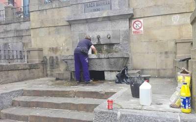 Hiru peoi kontratatzeko deialdia